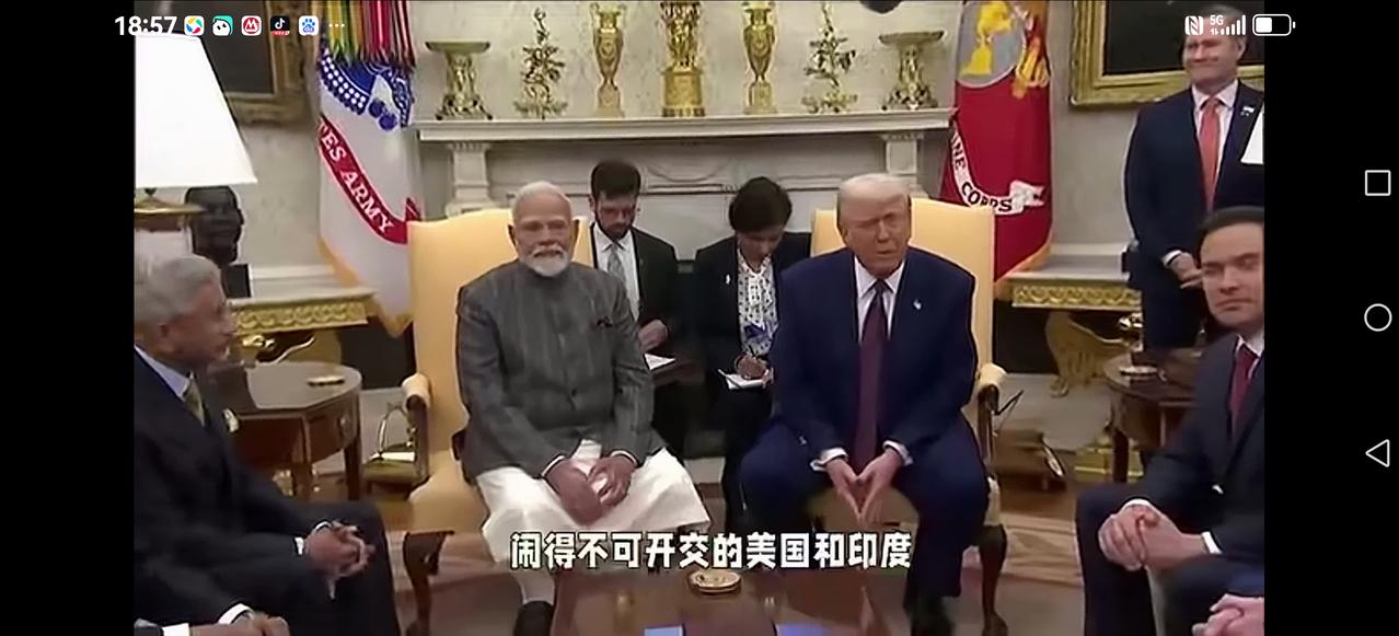 【美印越走越近】
关税大战，让莫迪四次摁掉特朗普的电话。
双方剑拔弩张，莫迪又去