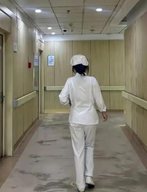 广西贺州，31岁女护士被人举报涉嫌非法性交易，医院收到举报后并未报案，而是内部对