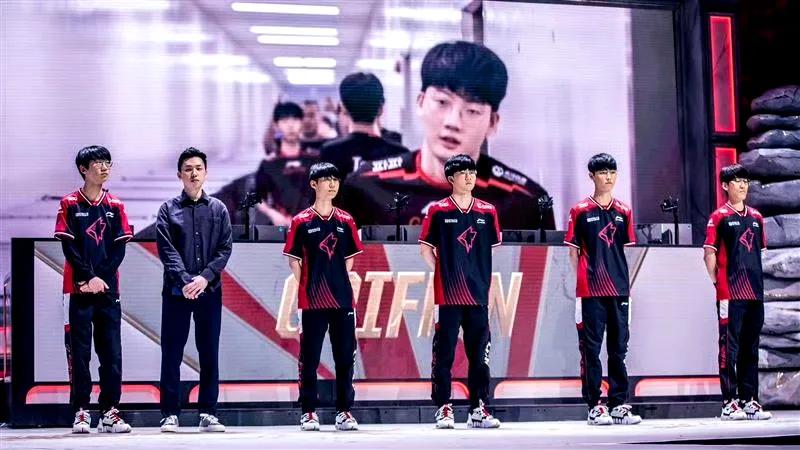 Viper回流LCK算是失败了吧！
HLE被DK连追三场，彻底无缘世界赛，那么v
