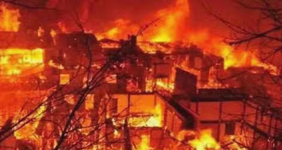 1944年，李梅上任后：“别用高爆弹，用凝固汽油弹！”结果引起东京大火，有超过1