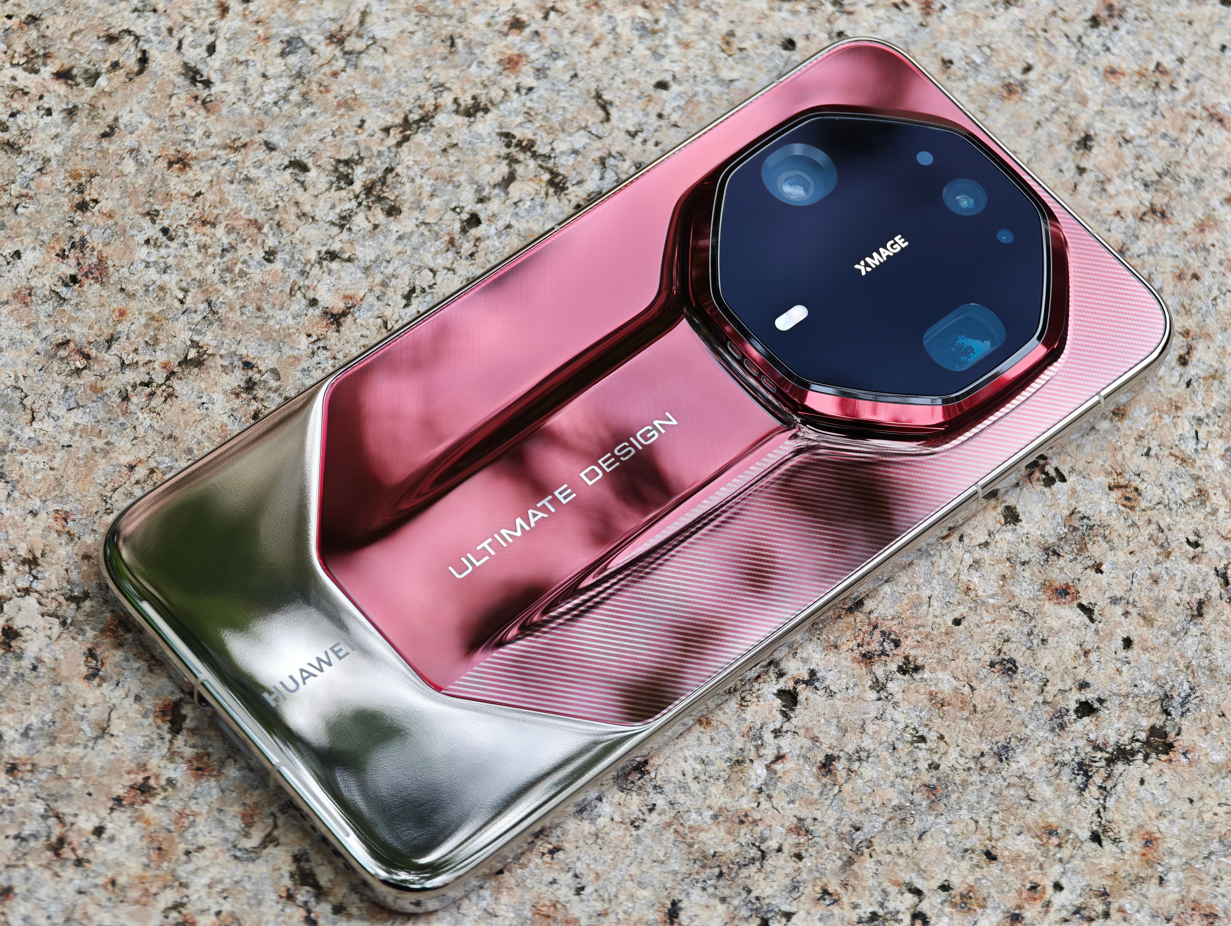 Mate90ProMax/90RS 的超薄0.4mm 玻璃 AR 膜卖得挺不错，