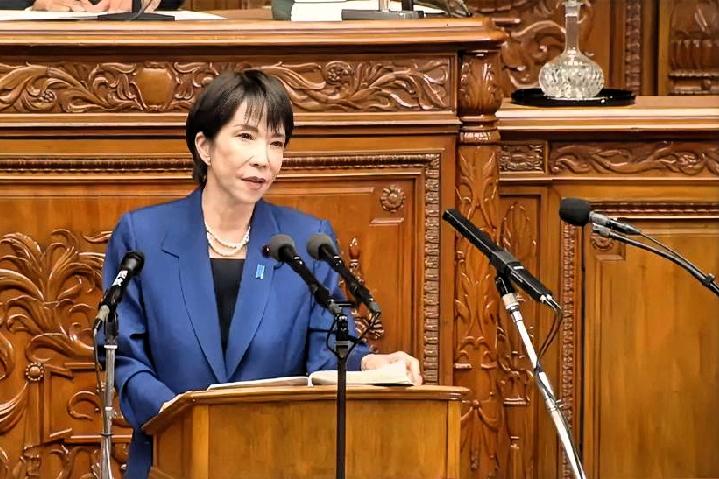 ：
 
1. 稳固国内政治根基：高市本身是极右翼势力代表，如今公明党与她分道扬镳