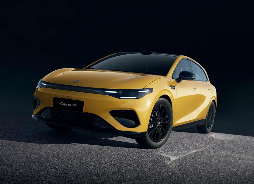 零跑高管回应Lafa5定价过高，没有对手！目标月销1万+。
零跑Lafa5关于定