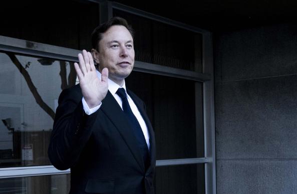 美众议长计划将政府债务上限提高 1.5 万亿美元，马斯克称：违约只是时间问题。
