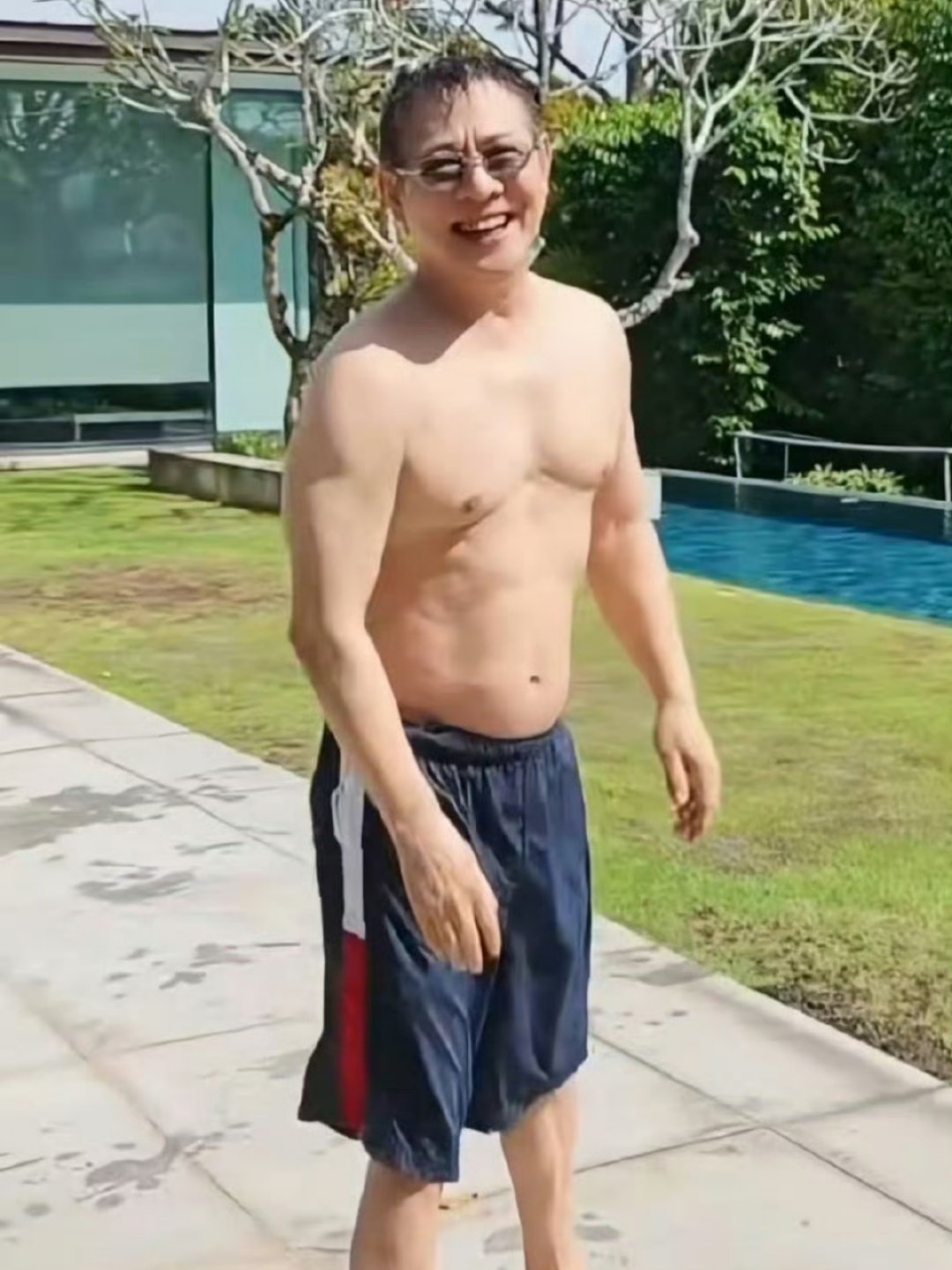 李连杰 怎么不说我换华为心脏小米肝 功夫黄帝李连杰在活动中回应换心脏、吃小孩等传