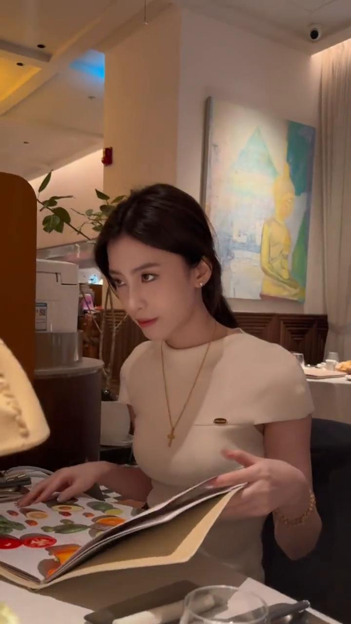 怎么样？可以。美的不行了，每个角度。没有一个角度。对，一个角度。