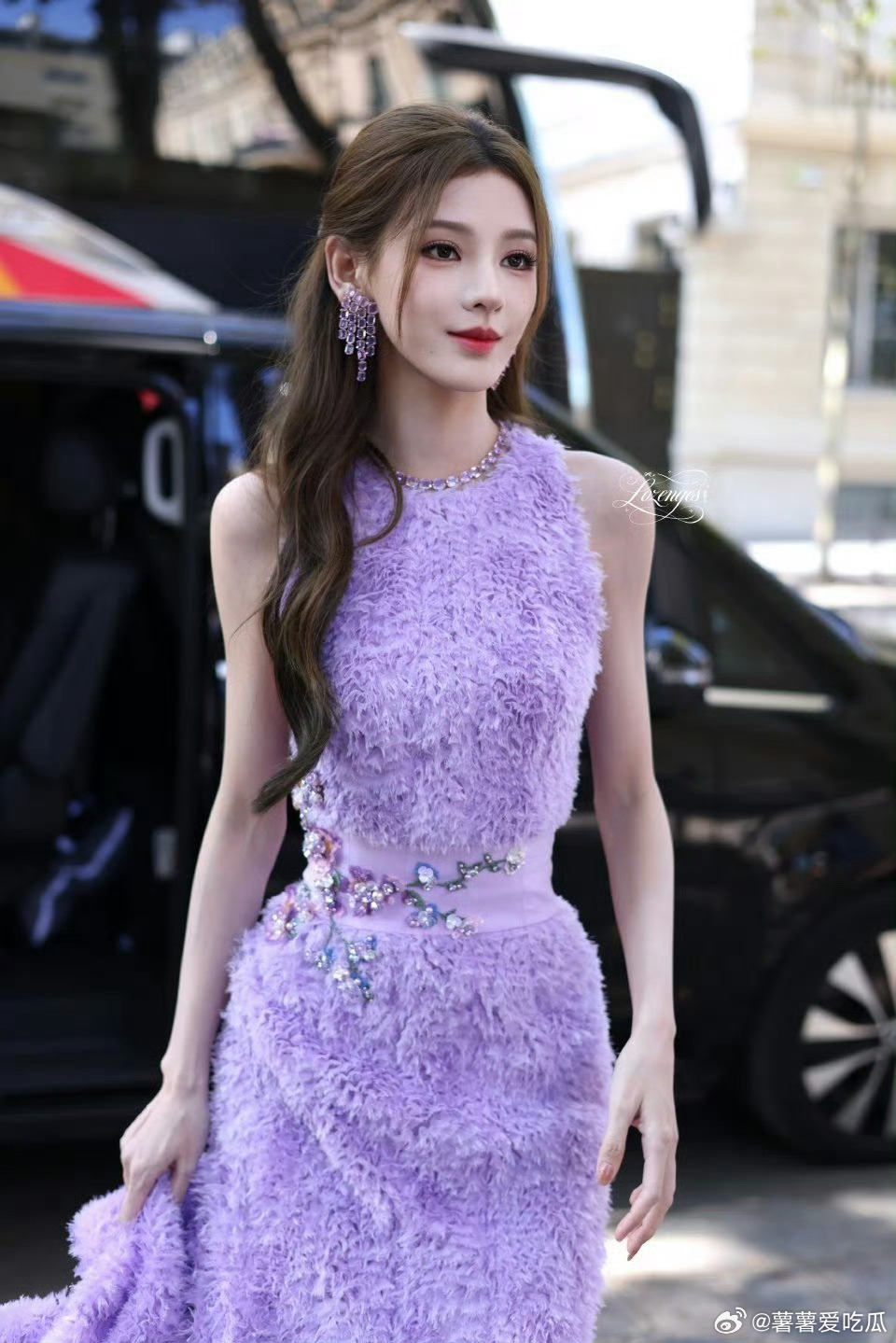 张予曦出个国怎么美成这样张予曦你咋嫩美呢？！这一套紫色衬得整个人雪白透亮的[爱慕