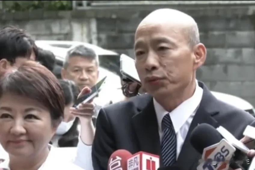 韩国瑜今天表示，卓荣泰的观点完全错误，而且大错特错，请卓荣泰赶紧副署立法机构三读