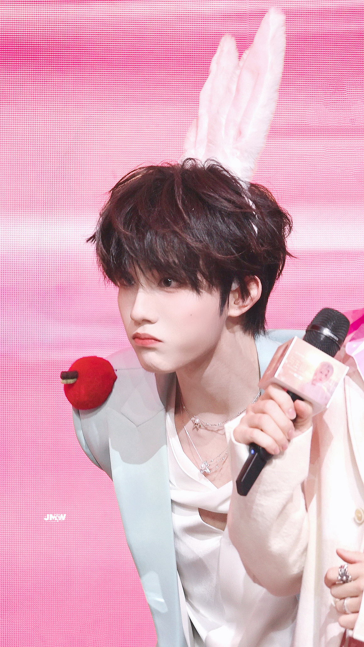 苏新皓 实力人气双top苏新皓，靠实力吸粉的慕强批天菜，天才爱豆，入股不亏 