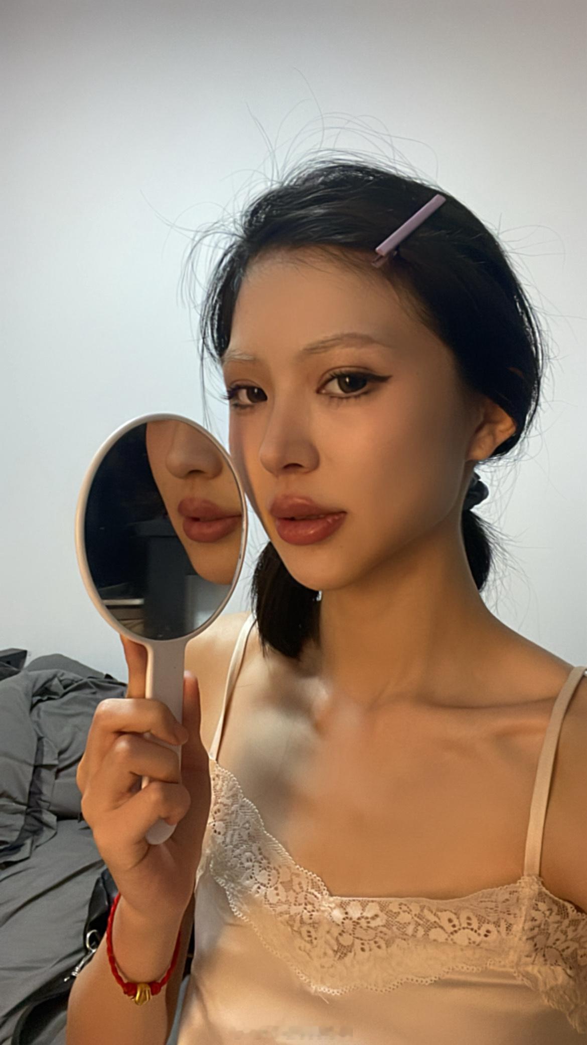 纯臭美的一条： ​​​