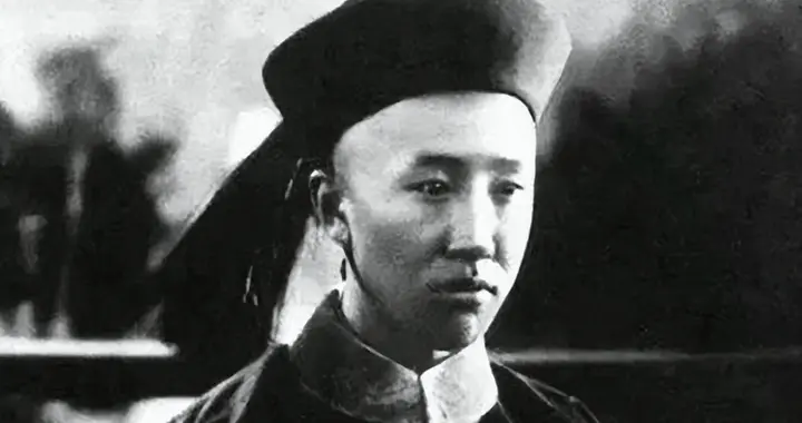 载沣跪求袁世凯出山，大清王朝最后时刻的无奈妥协