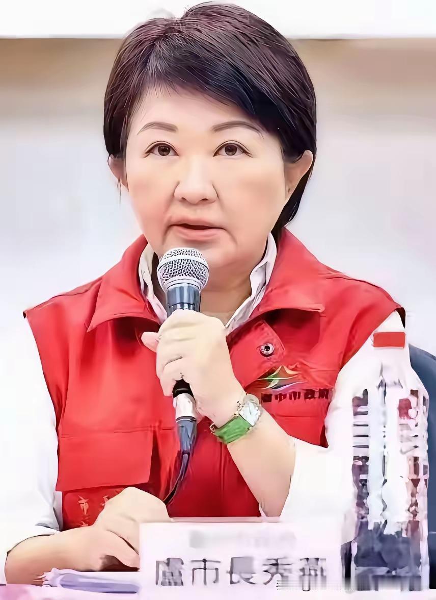 台中市长卢秀燕，被猪坑惨了！
台中市长卢秀燕，可谓是台湾的政治明星，在国民党内如