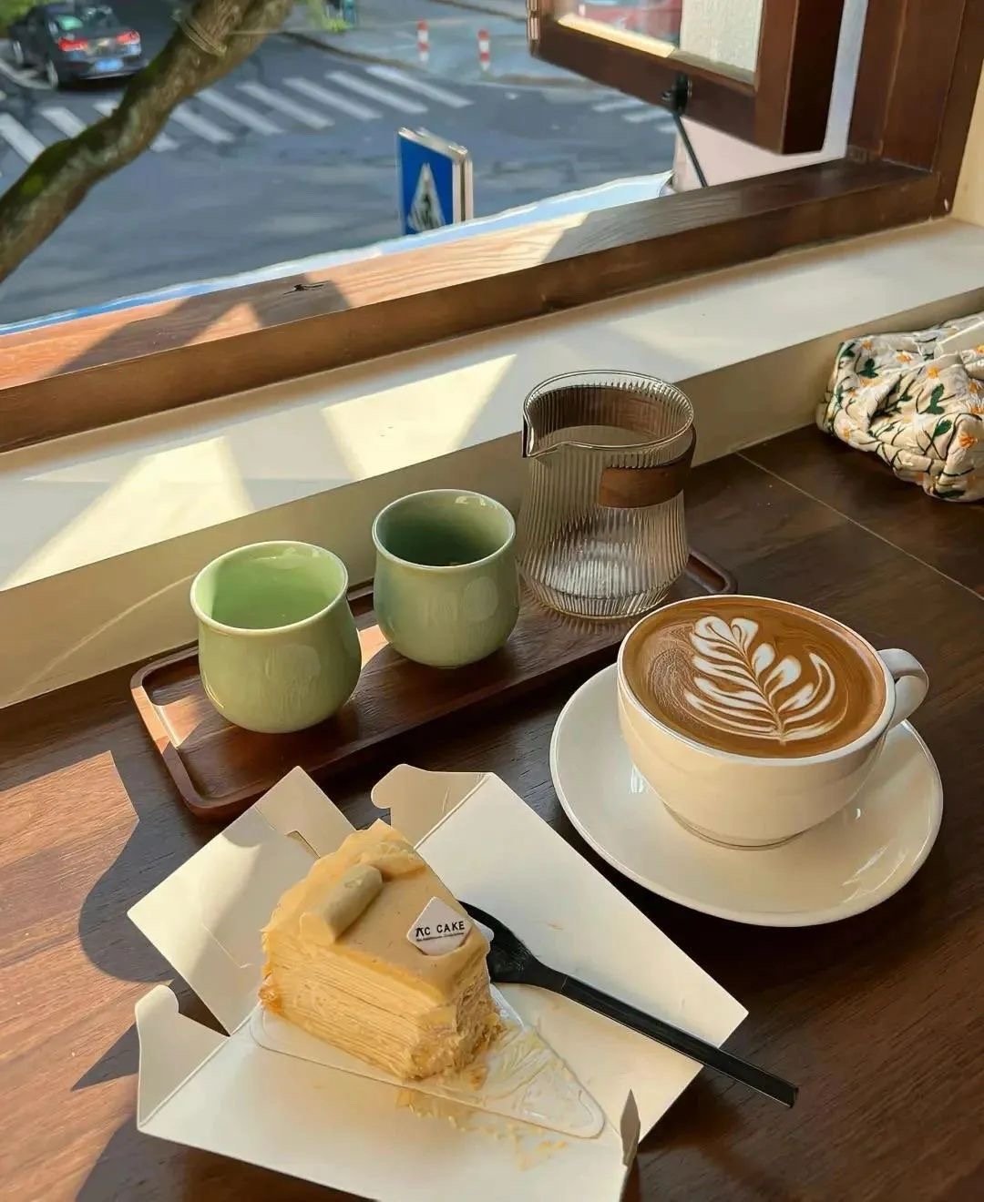 𝗖𝗼𝗳𝗳𝗲𝗲 ☕生活有两种智慧，一种看破不说破，一种知世故而不世故，