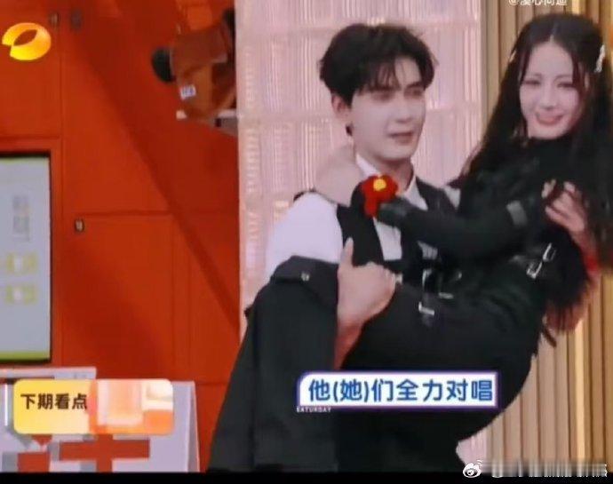 你好星期六下期是枭起青壤剧组你好星期六迪丽热巴的下颌线杀和陈星旭的指尖微颤细节，