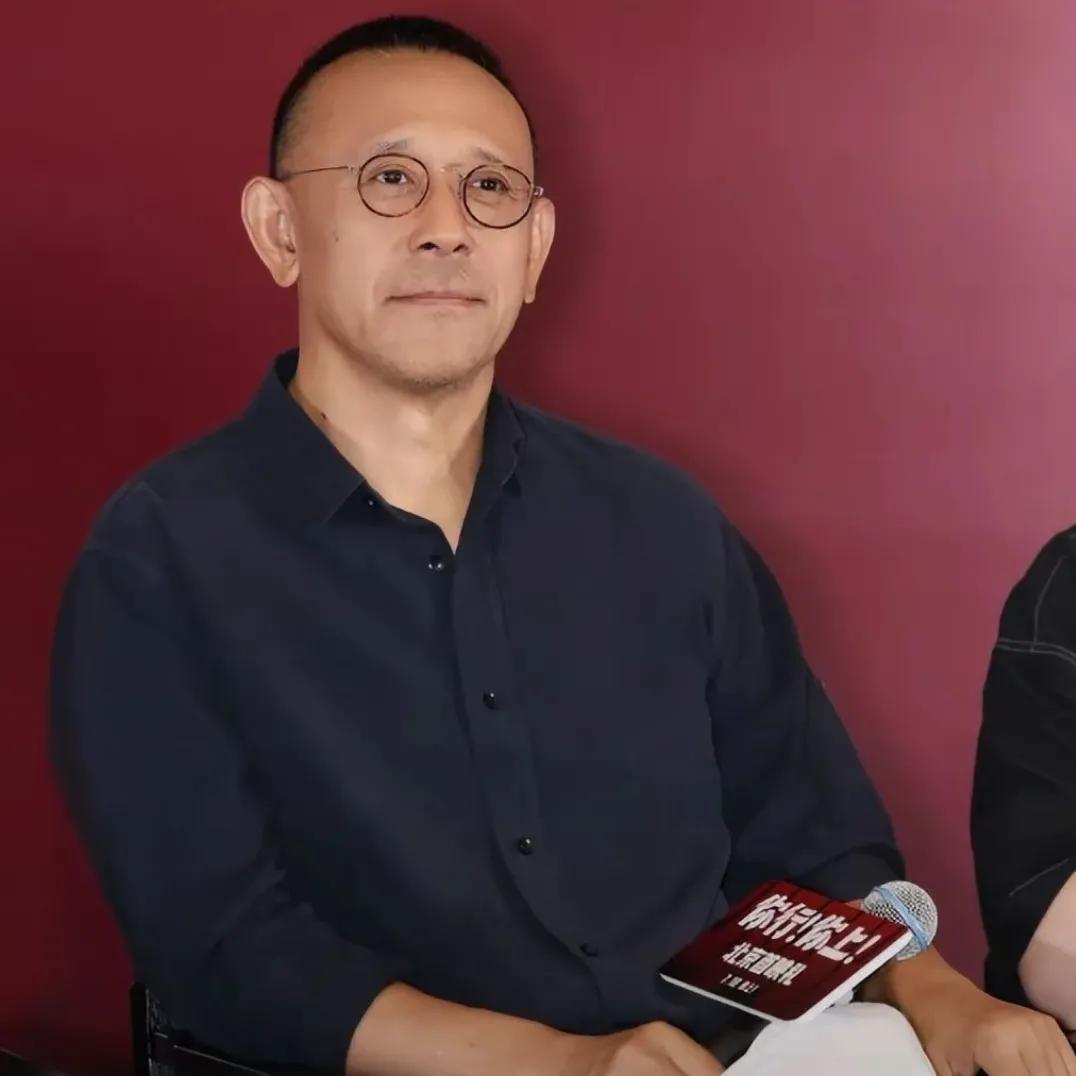 姜文带着暌违七年的新作《你行！你上！》回归，可这次，等待他的不是一边倒的赞誉，而