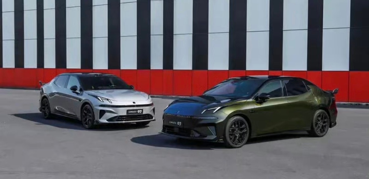 【全新领克07 EM-P碳纤维尾翼版上市 全系限时价13.98万元起】3月20日