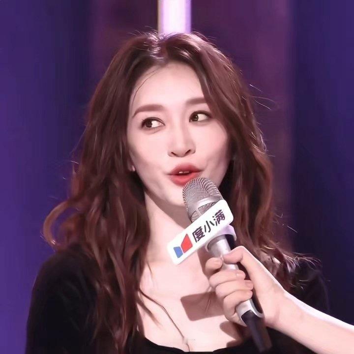 李小冉回应心愿便利贴是治愈系李小冉说心愿便利贴是治愈系，几个甜妹在一起当然治愈啦