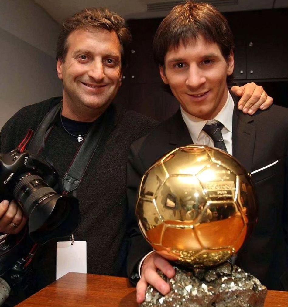 老梅，越老越风骚！[捂脸]关键是胡子不扎人吗？摄影师哥哥你是怎么做到的？好这口，