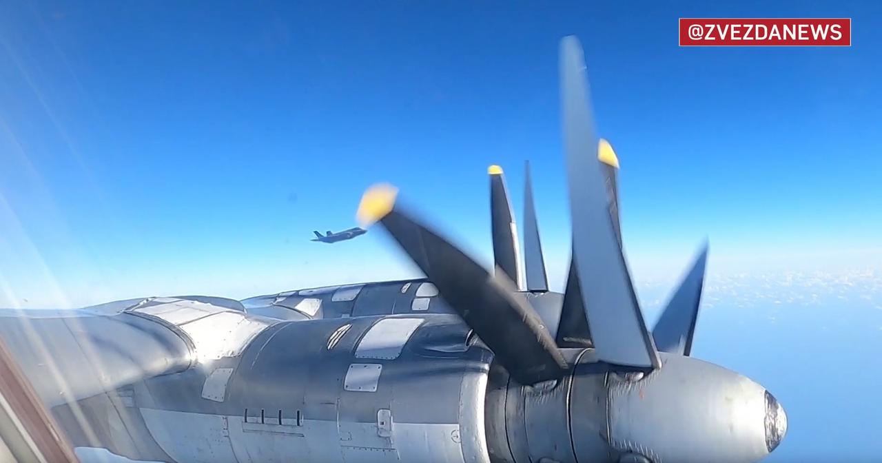 在6月27日，参与骚扰中俄战略轰炸机编队的美国空军F-35A多架战斗机，可能是来