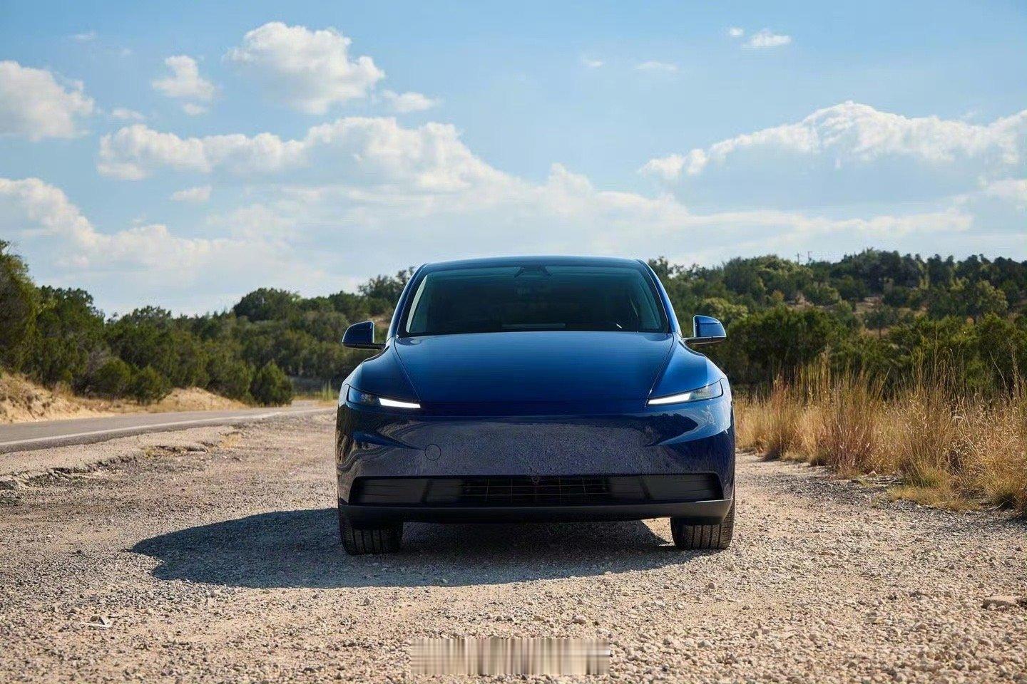 特斯拉 Model Y 标准版在美国上市，起价 39990 美元。特斯拉mode