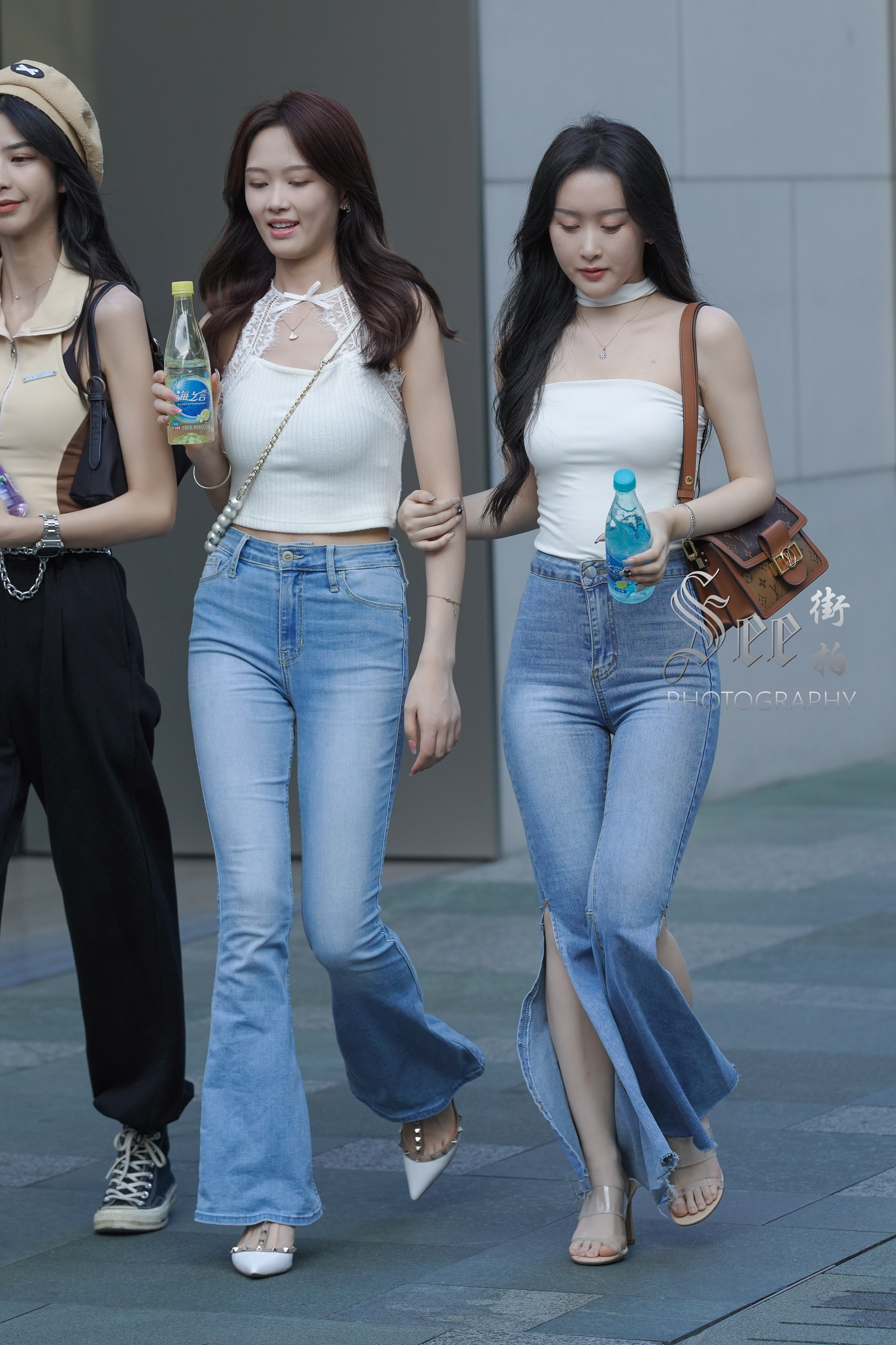 喇叭牛仔裤百搭显身材~~ ​​​