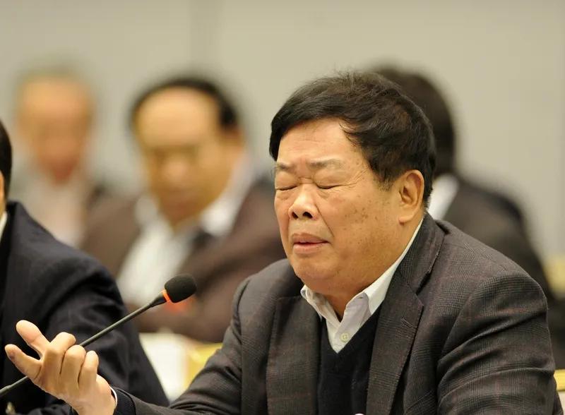 全校只招50人，目的何在？
福耀科技大学招生计划又双叒变卦了！年初豪言100人，