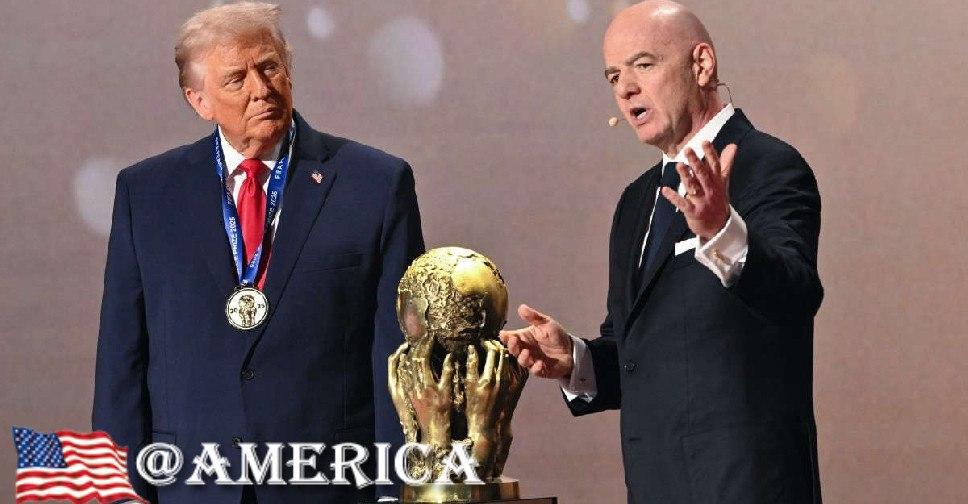 特朗普荣获首届国际足联和平奖

在世界杯抽签仪式上，国际足联向唐纳德·特朗普颁发