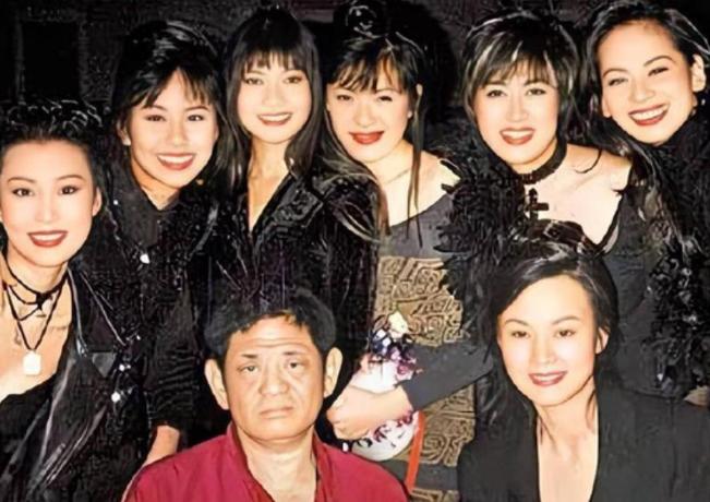 台湾百亿富豪黄任中曾公开坦言，前后交往供养超过100名女性，还在阳明山私人豪宅定