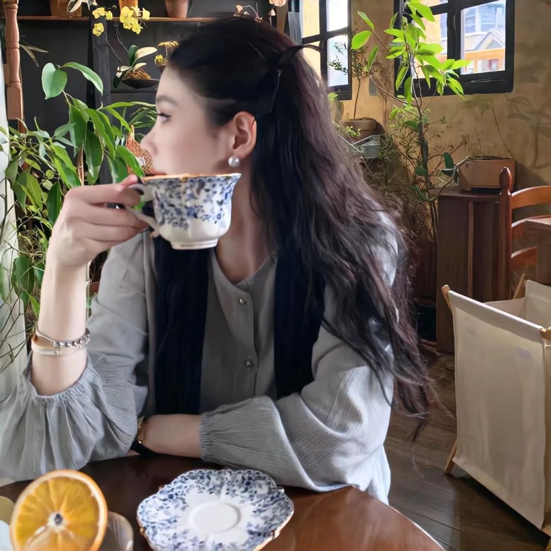 你总是跨过我的某些痛苦说对不起 可是亲爱的 这是我不需要的道歉 ​​​