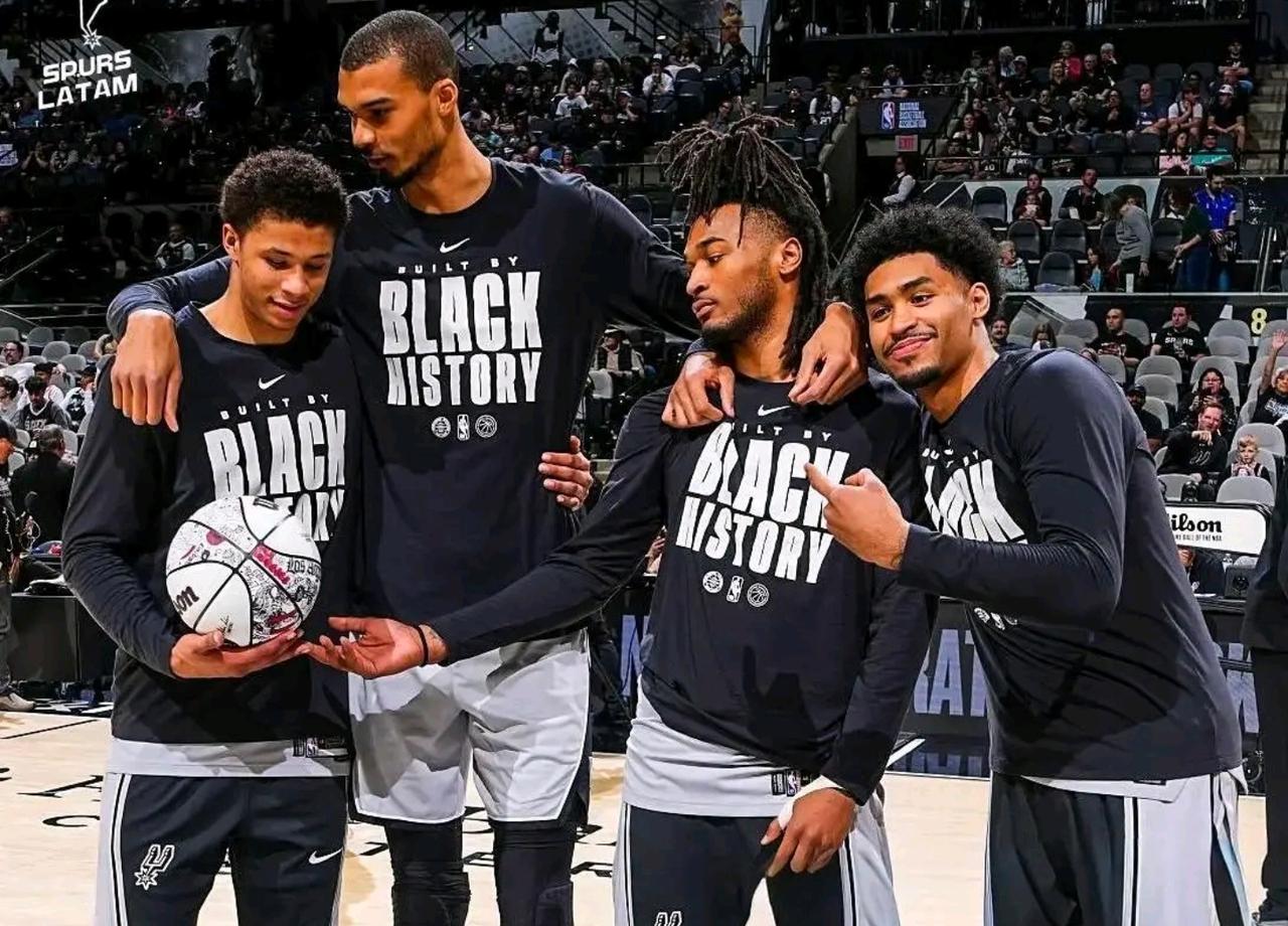 你刺旧将珀尔特尔对位约基奇3节狂砍20分啊


闲着也是闲着，大家给把把脉掘金防