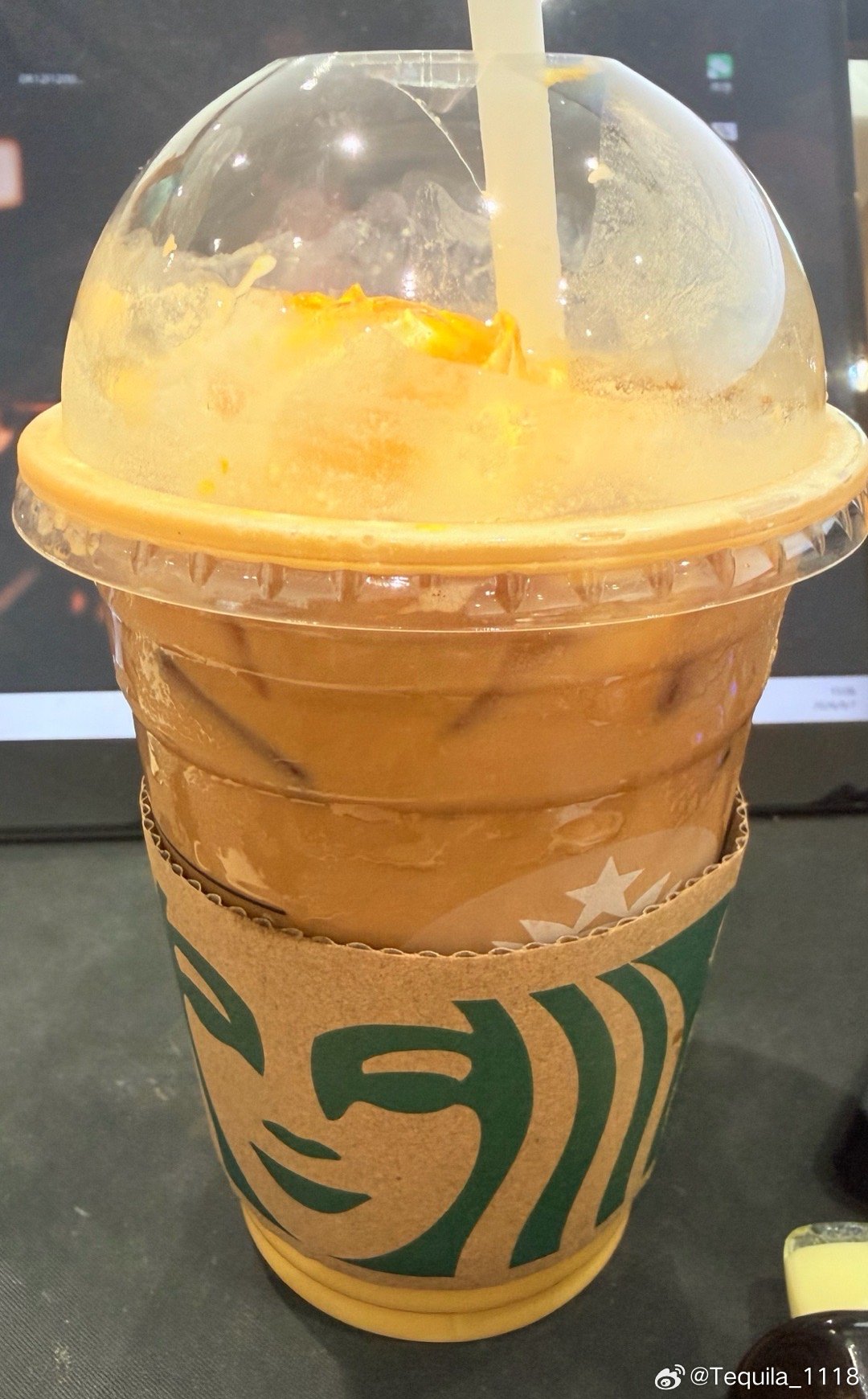 这杯的颜色丑丑的。 