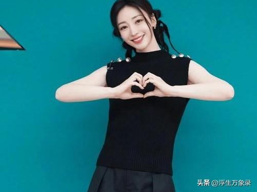 别再只记得柳岩的身材了，
她的人生，才是真的炸穿娱乐圈！
 
她原本是医院正式护