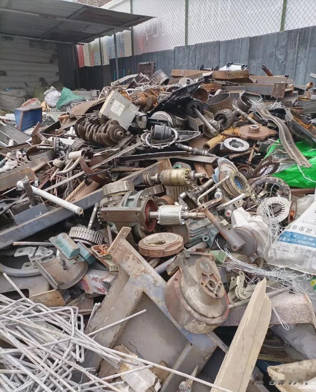 最近废品涨价，真的说到大家心坎里了！
以前随手扔的纸箱、塑料、旧家电，现在都能换