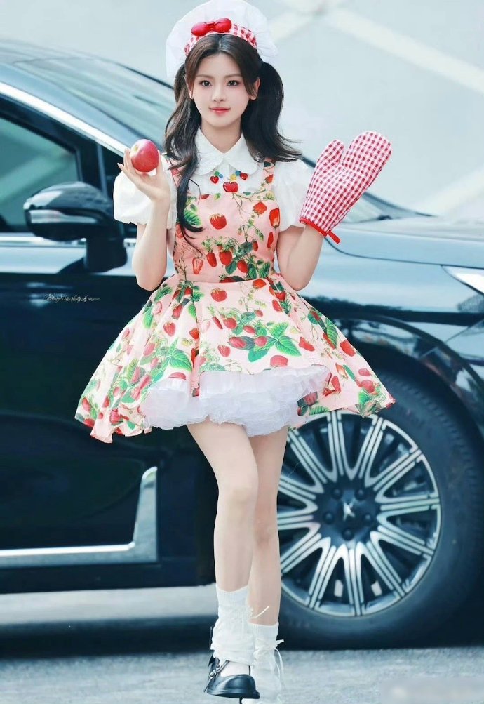 杨超越的造型师是突然开窍了吗之前不是这个风格 