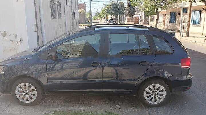 大众suran，这是2016年在阿根廷上的牌，101马力汽油机+自动挡+前驱，这