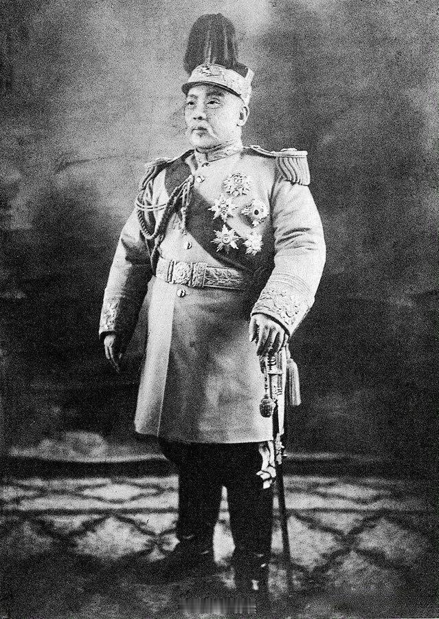 1916年袁世凯去世前预言：有三个人可能统治中国，这三个人是谁？1916年6月6