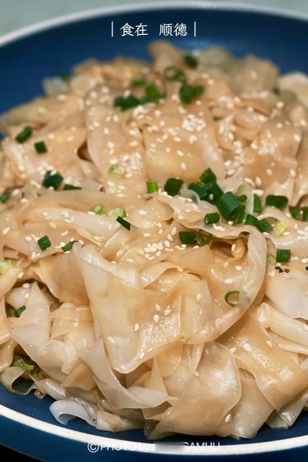 顺德食在顺德 日前，到顺德一安养中心探望从香港回乡养老的乡贤伍先生。午餐在安养中