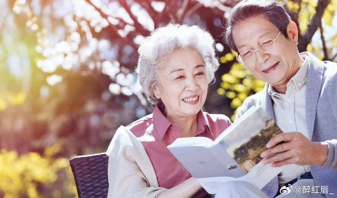 她带50位矿嫂从井下转到床边做养老一张饼、一份心，让她放弃原来的工作，带着矿嫂们