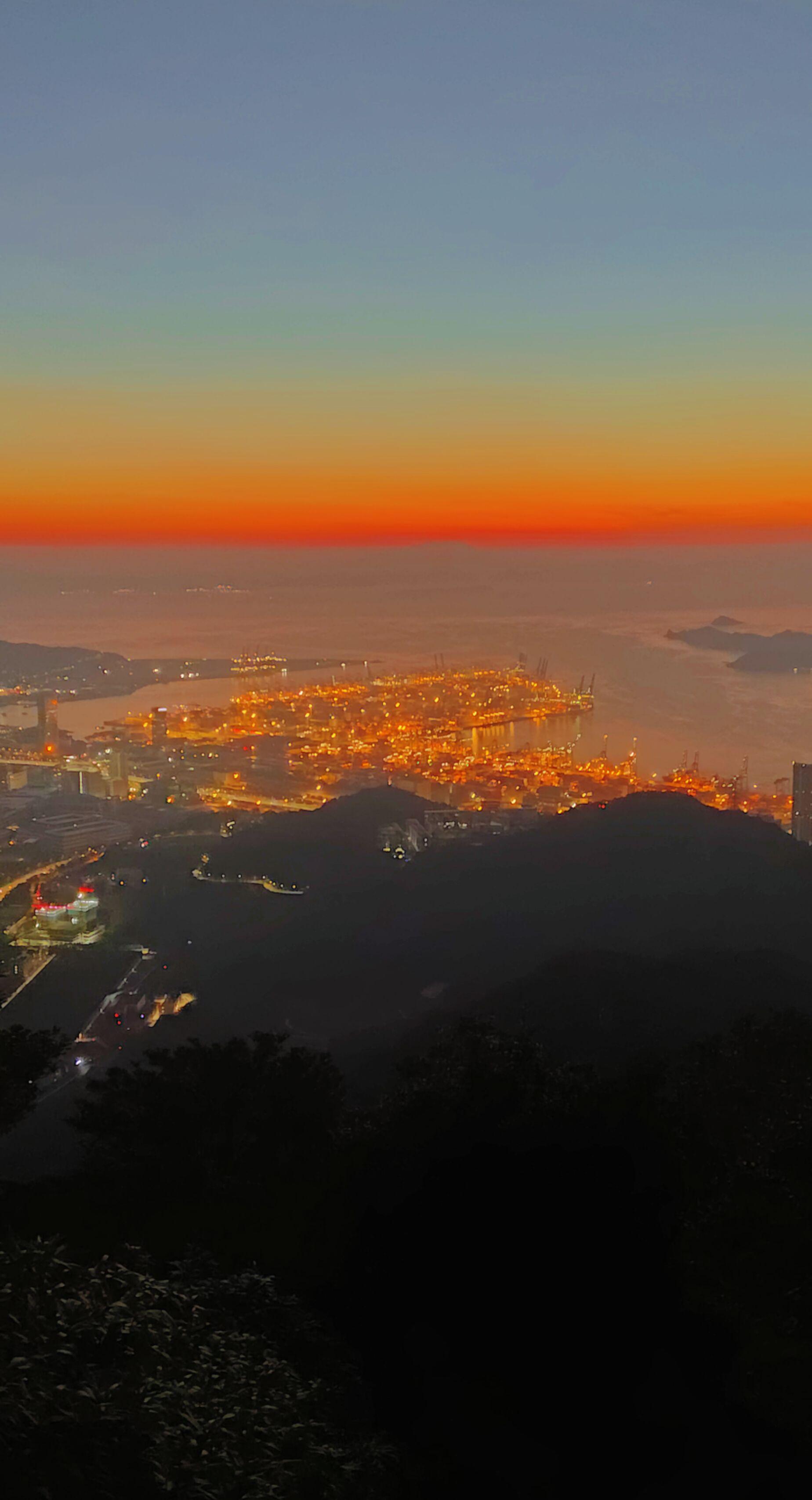 为了看这个日出，特意起早爬了梧桐山