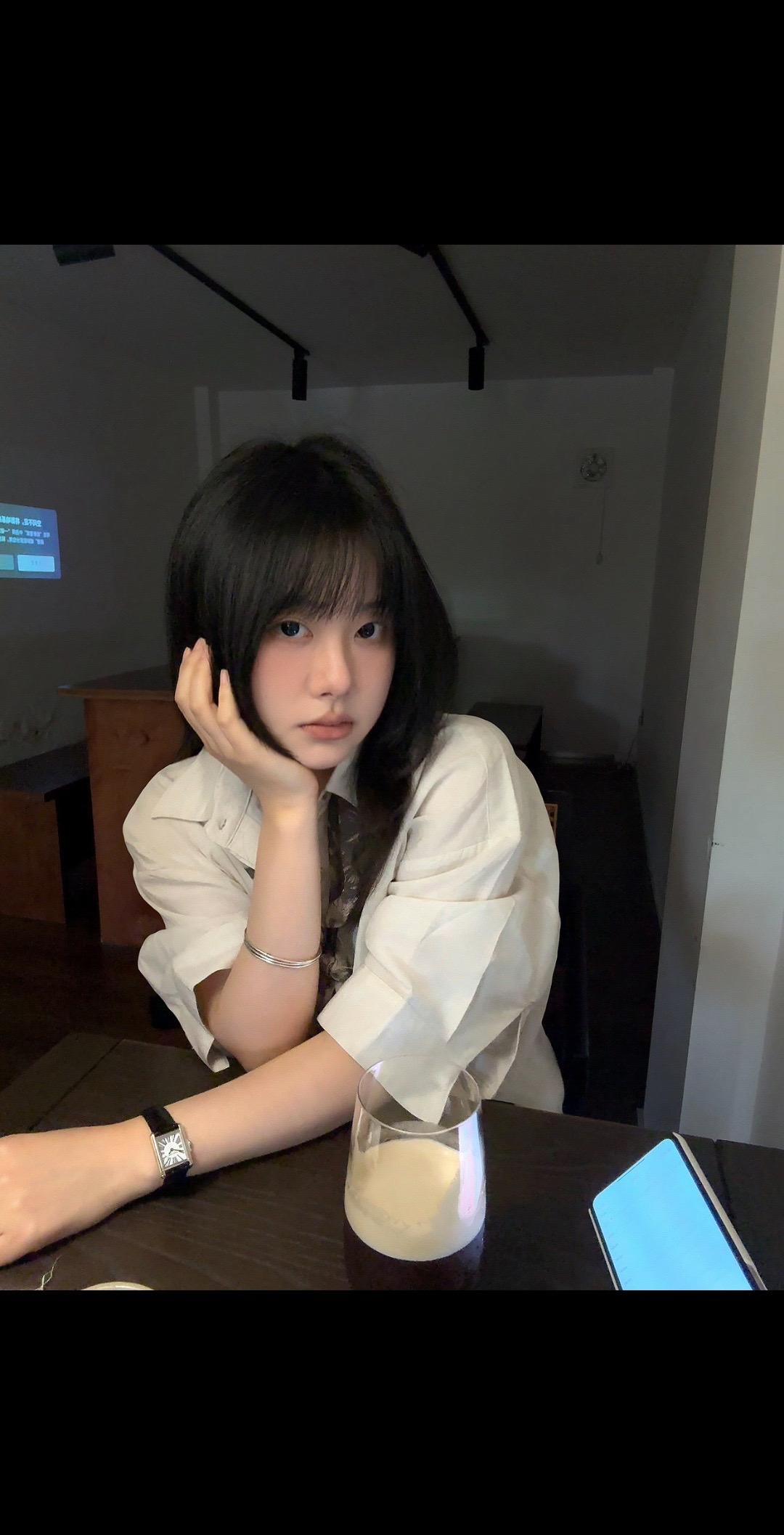 发呆(￣.￣)‧₊˚。