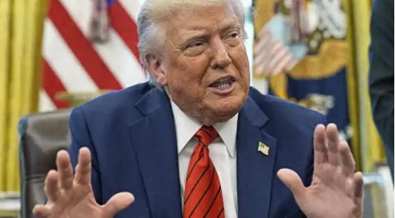 特朗普空袭伊朗、炸死哈梅内伊的举动，本质是一场为个人政治生涯续命的投机豪赌，而非