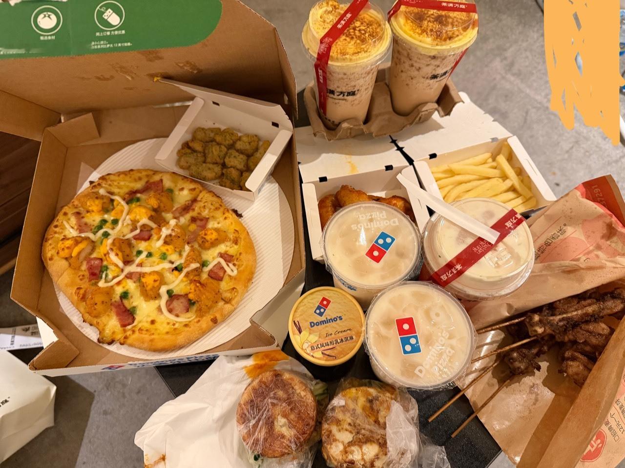 别说话 继续吃 
