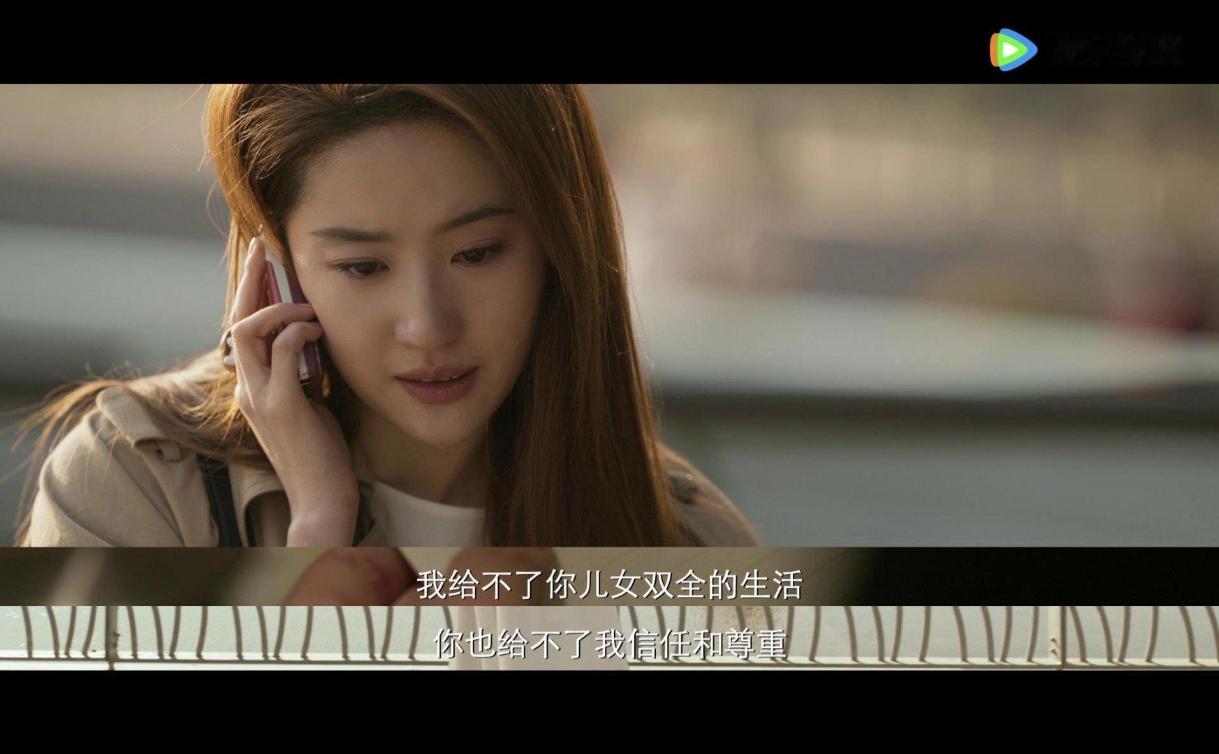 #六月的第一束玫瑰# 着温度恰好的风而来，湖面依旧平静，初夏里有花香的味道沁入心