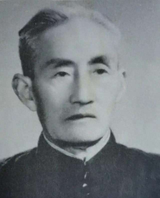 1954年，功德林战犯管理所。方靖一进门，冲着老长官黄维就喊：“你咋不认识我了？