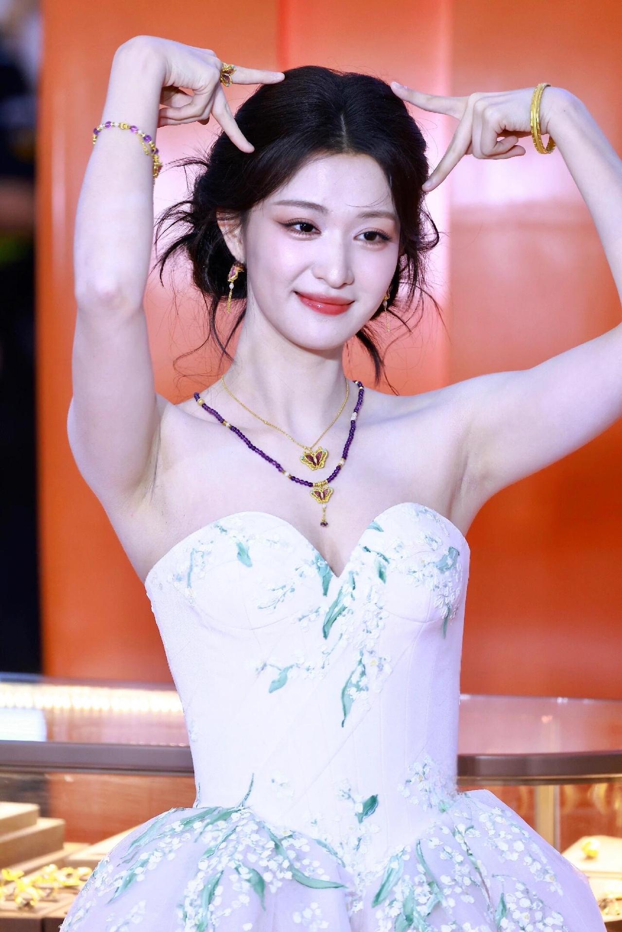 王楚然，好红润的一张脸！王楚然 仙女出圈 女神 惊艳