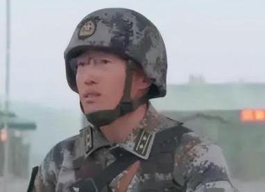 营长为何有些是中校，有些是少校？

以营长为代表的正营级军官，原则上都是少校军衔