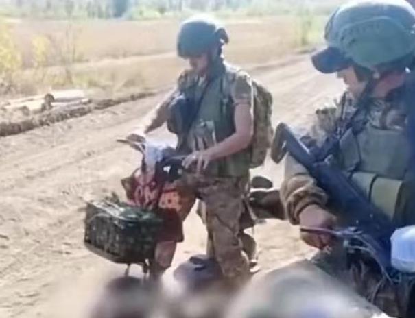 说起来还挺搞笑的！打了四年的俄乌战争，最终发现，真正管用的三件武器，居然都是中国