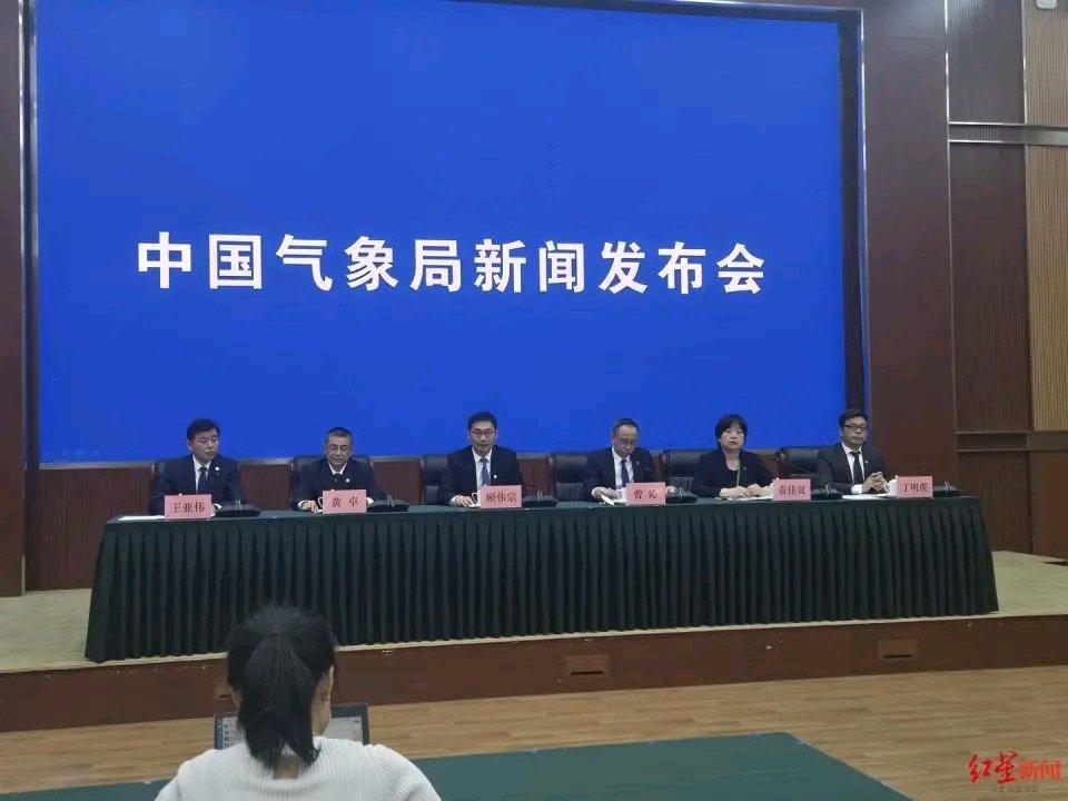2026年4月的地球，简直“疯”了！中国南方暴雨不断，4月竟遭遇7次区域暴雨过程