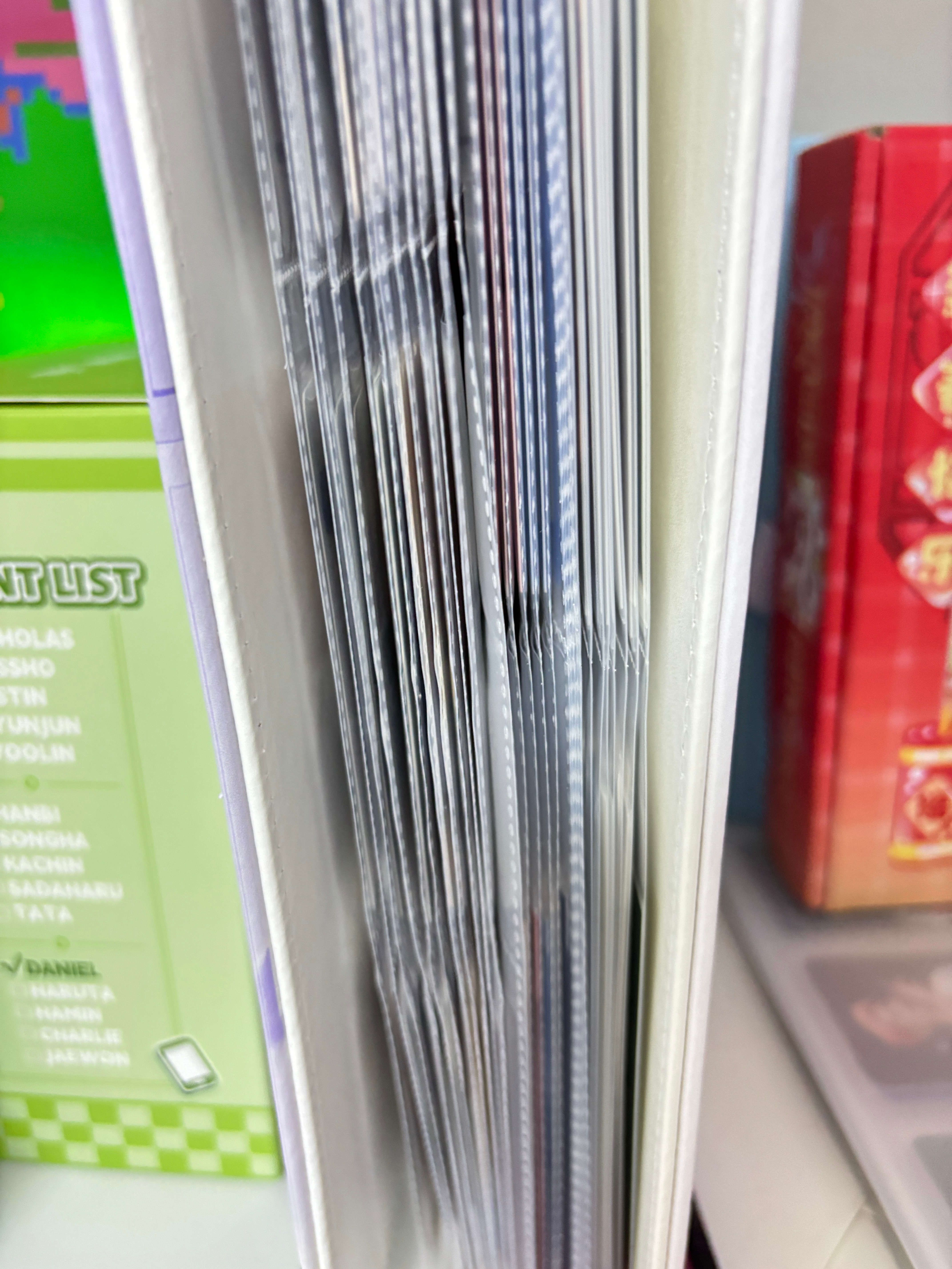 卡册承受了它不该承受的重量 