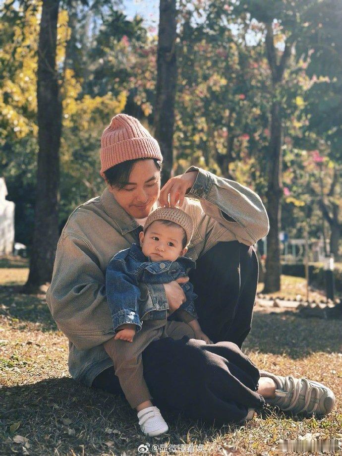 黄翠如萧正楠儿子正面照萧正楠黄翠如儿子正面照 萧哈哈正面照首度公开！坐在爸爸萧正